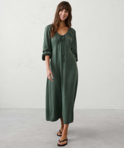 Garden Topiary Cinched Scoop-Neck Midi Dress
