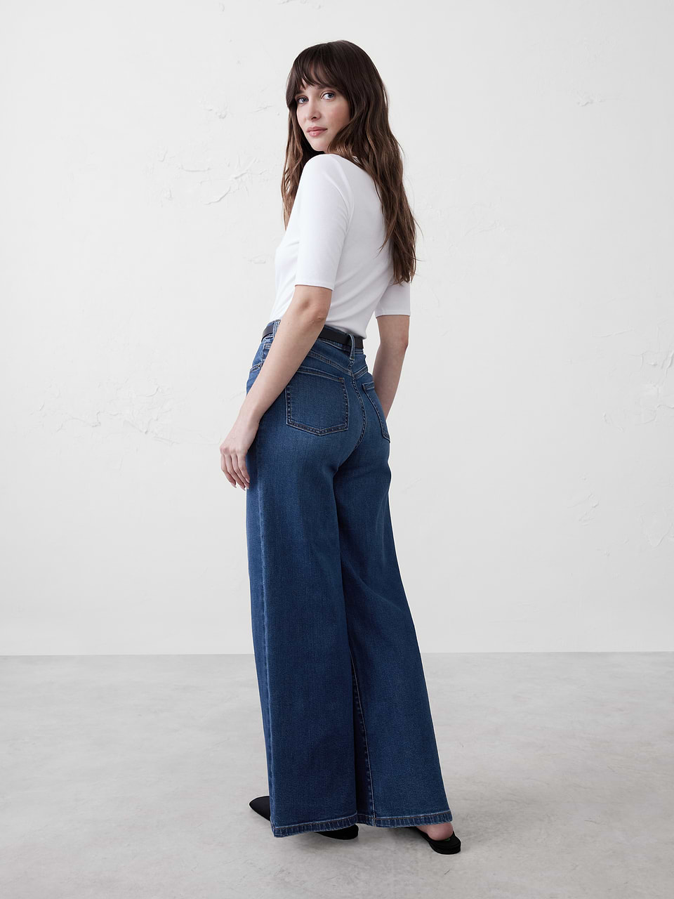 Dark Wash Wide-Leg High-Rise Jean - Image 2